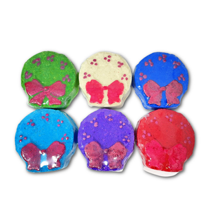 Christmas Bath Bomb Christmas Wreath: Iced Cranberry