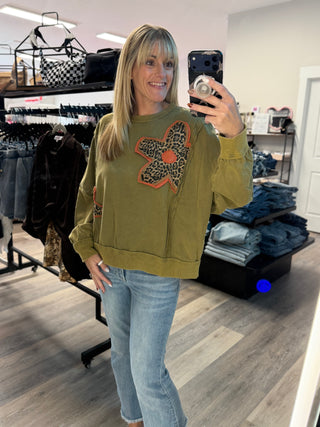Leopard Floral Appliqué Oversized Sweatshirt
