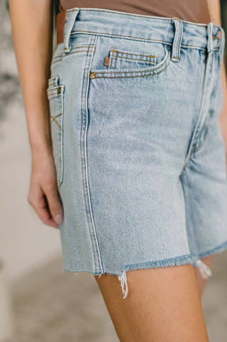 Evelyn Mid Rise Rigid Magic Dad Shorts