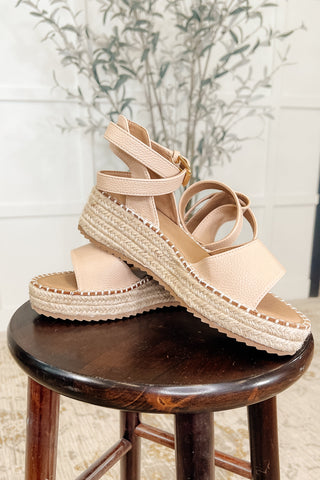 Sandy Heights Platform Sandals in Blush