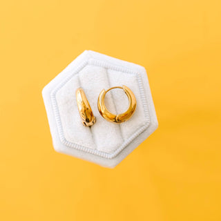 Medium Teardrop Huggies