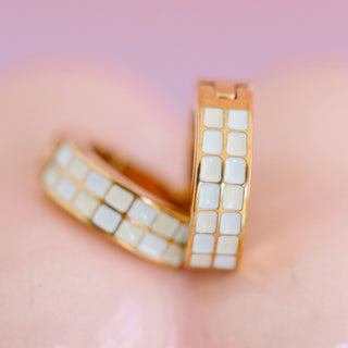 Cream Checkered Huggies