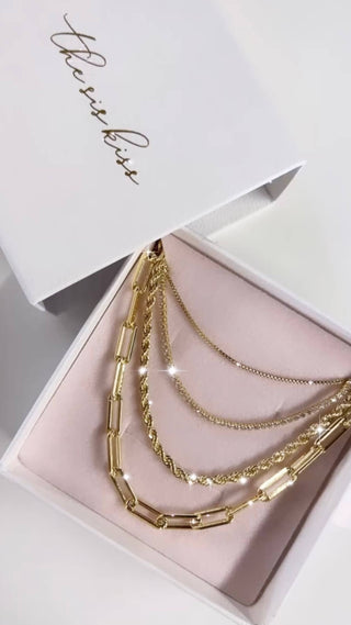 The Leo Chain (Essentials Collection)